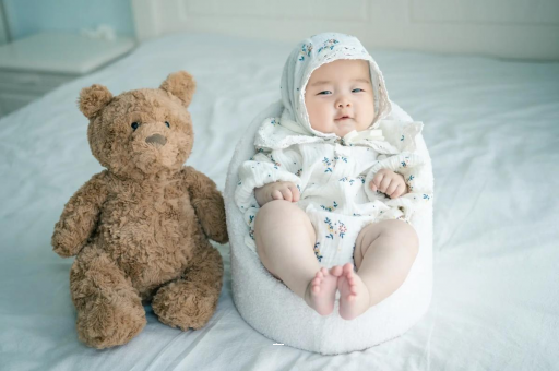 宁德宝宝挠耳朵是怎么回事 宁德宝宝挠耳朵是怎么回事